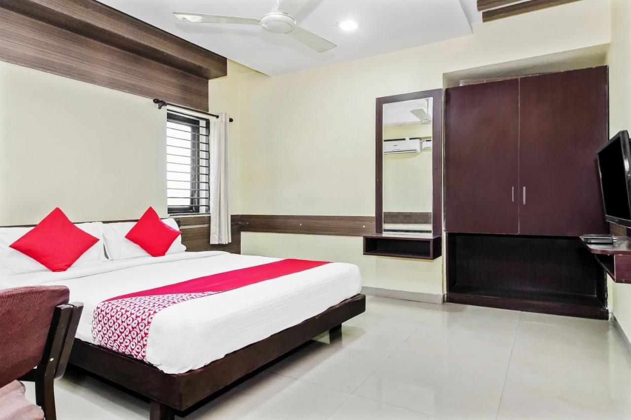 โอโย 30537 โฮเต็ล เมฆราช Hotel บิจาปุร์ ภายนอก รูปภาพ